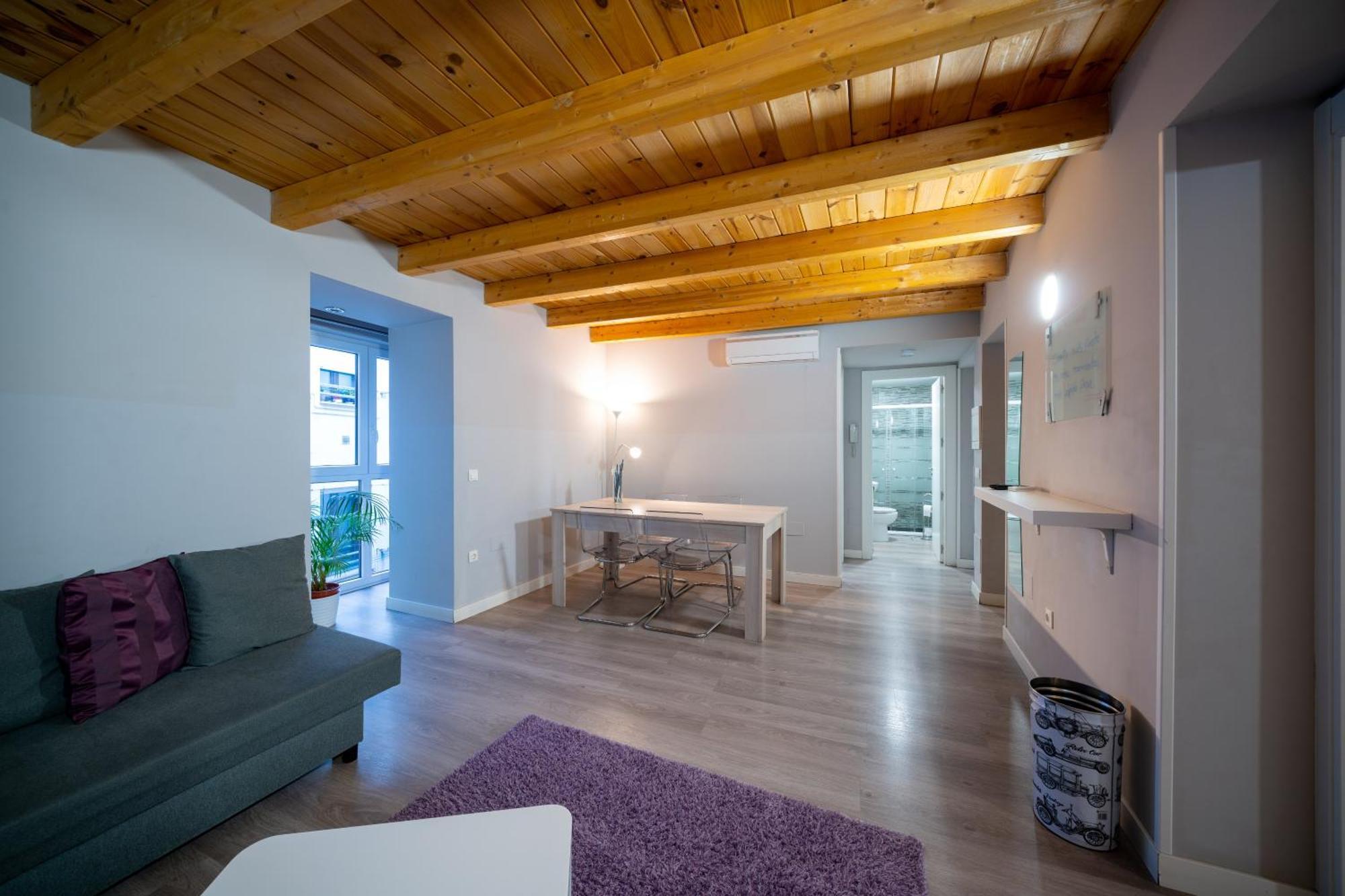Leopoldo Cano Center Apartamento