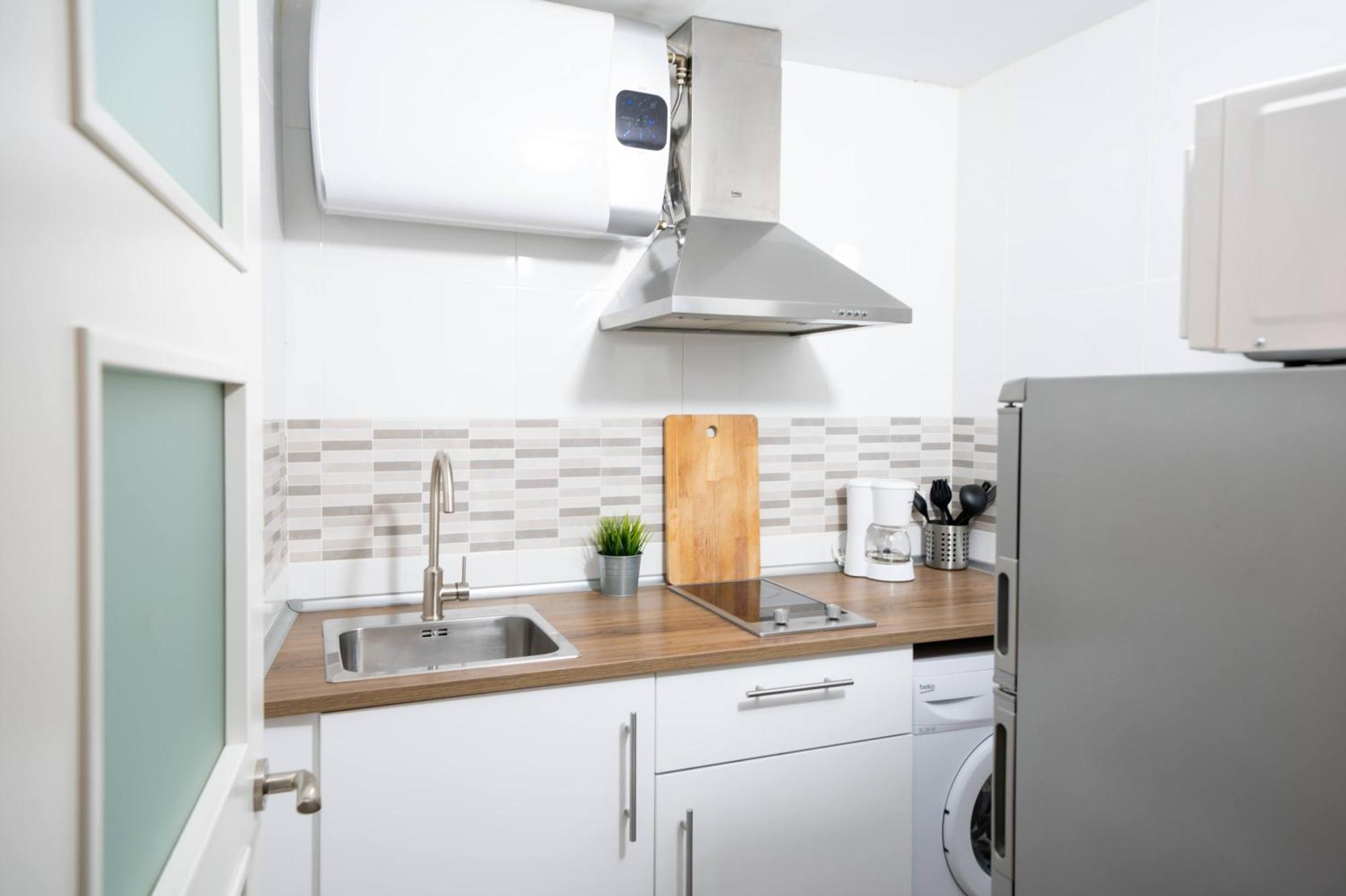 Go - Leopoldo Cano Center Apartment *